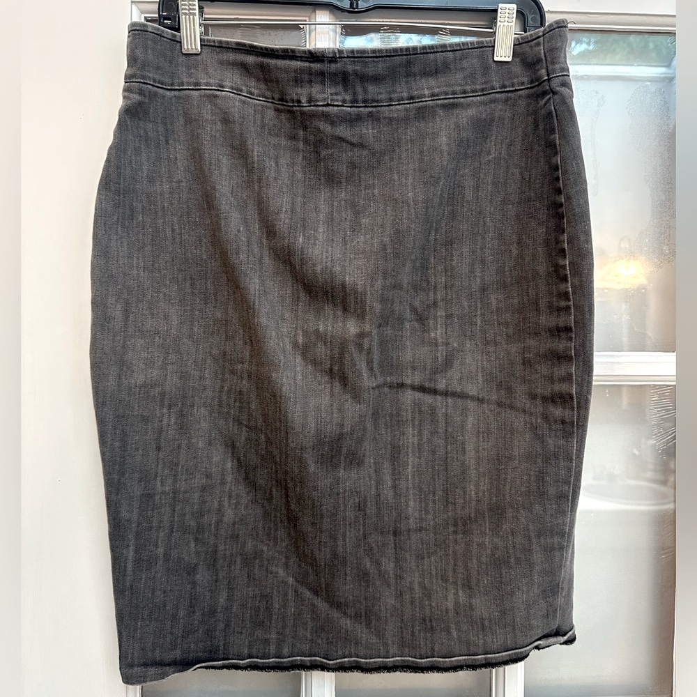 Vintage Y2K Avenue Montaigne Denim Gray Distressed Stretchy Skirt Size 12